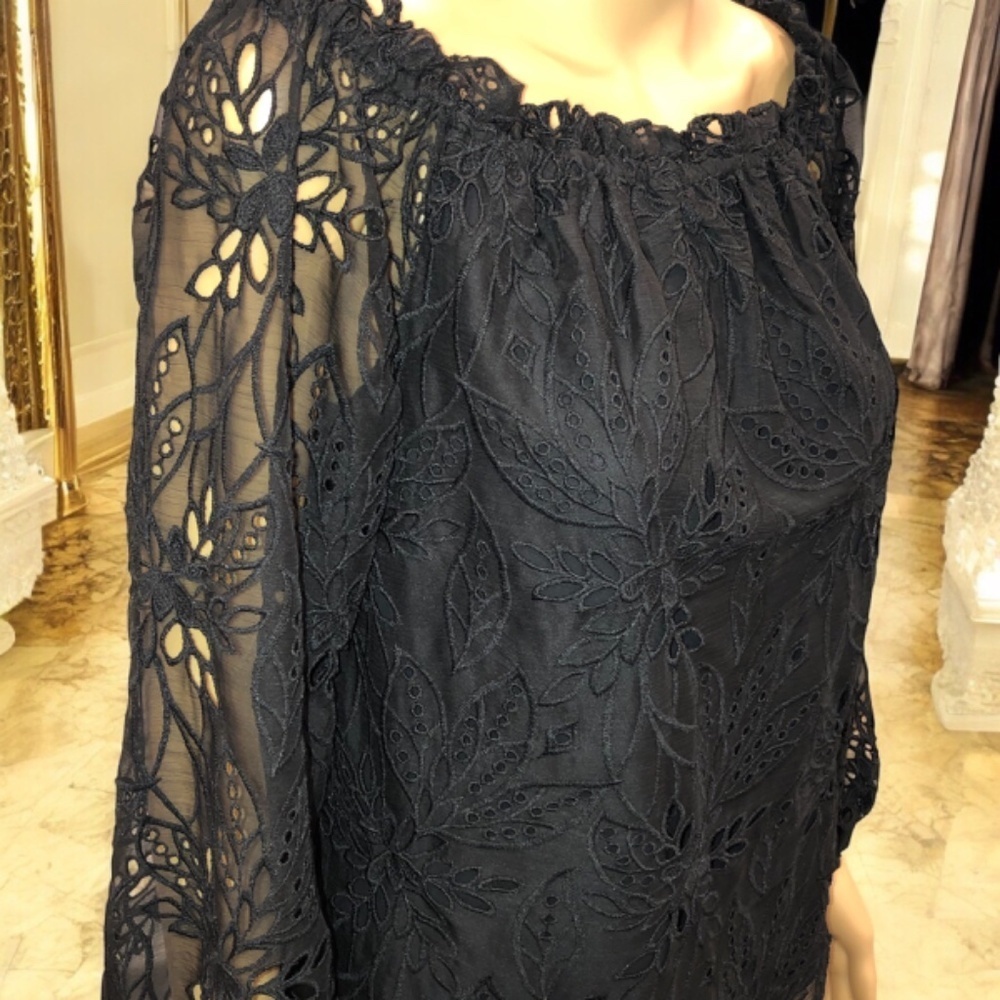 WHBM Off The Shoulder Eyelet Blouse size XS - Picture 5 of 9